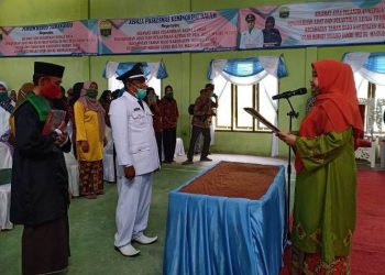 Bupati Masnah Lantik Kades Manis Mato, Kecamatan Taman Rajo
