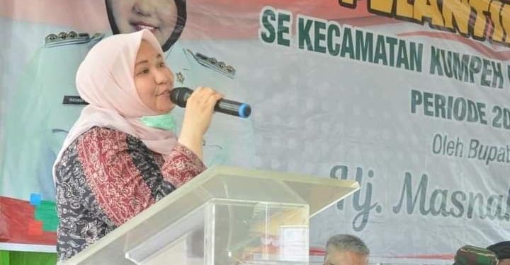 Masnah Busro Lantik 71 Anggota BPD di Kecamatan Kumpeh