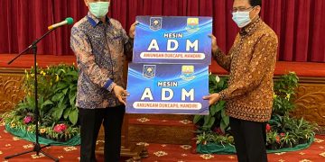 Pjs Gubernur Jambi Apresiasi Inovasi Layanan Dukcapil Melalui Mesin ADM 