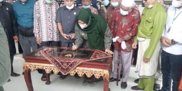 Bupati Masnah Resmikan Pasar Rakyat di Sengeti