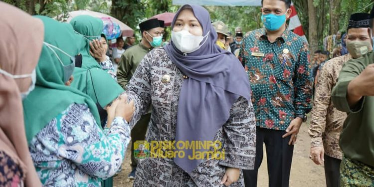 Bupati Masnah Hadiri Sedekah Payo Desa Simpang Limo-Sarang Burung