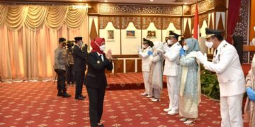 Anwar Sadat dan Hairan Resmi Dilantik Jadi Bupati dan Wabup Tanjab Barat