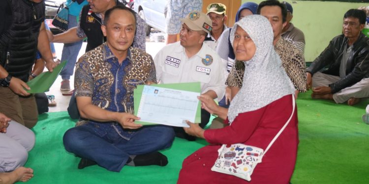 Dirjen Dukcapil Perintahkan Disdukcapil Jateng Ganti Dokumen Kependudukan Korban Banjir