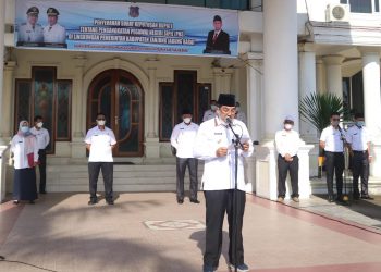 Bupati Anwar Sadat Serahkan 146 SK PNS