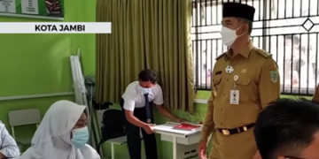 Walikota Jambi Tinjau PTM SD dan SMP