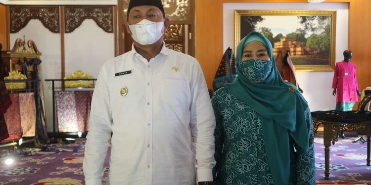 Wabup Tanjab Barat Didampingi Istri Hadiri Peringatan Hari Kesatuan Gerak PKK Prov Jambi Ke-49