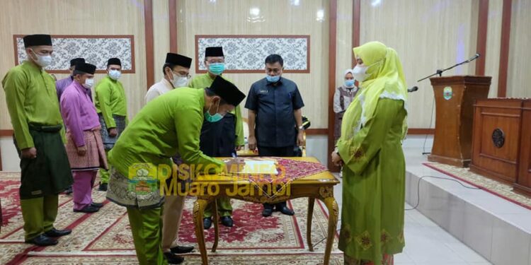 Bupati Masnah Kukuhkan Pejabat Eselon III dan IV