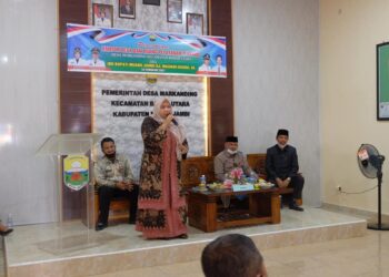 Bupati Masnah Resmikan Kantor Desa dan Beri Bantuan Bansos Sembako