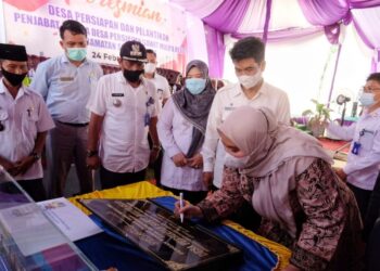 Bupati Masnah Resmikan Desa Sawit Mulyo Rejo Kec. Sungai Gelam