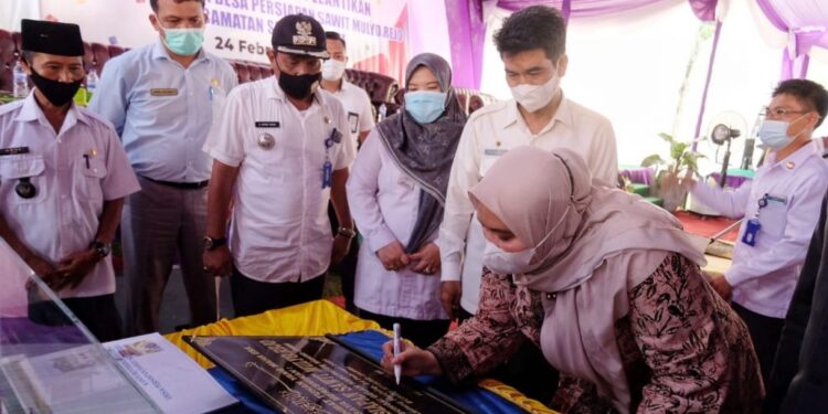 Bupati Masnah Resmikan Desa Sawit Mulyo Rejo Kec. Sungai Gelam