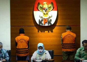 KPK Lakukan Penahanan 2 Tersangka Kasus Dugaan Suap  Dana Bantuan Provinsi Untuk Indramayu Tahun 2017-2019