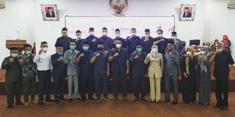 Hadiri Paripurna DPRD, Fadhil Arief: Semoga Pengalaman Kami Bisa Bantu Selesaikan Permasalahan Batanghari