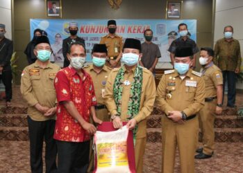 Salurkan Bantuan di Merangin, Fachrori Harap Sinergitas Pembangunan Ditingkatkan