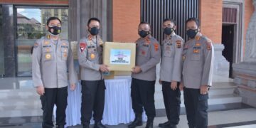 Peduli Dengan Korban Bencana Alam Di Nusa Tenggara Timur, Polda Jambi Salurkan Bantuan