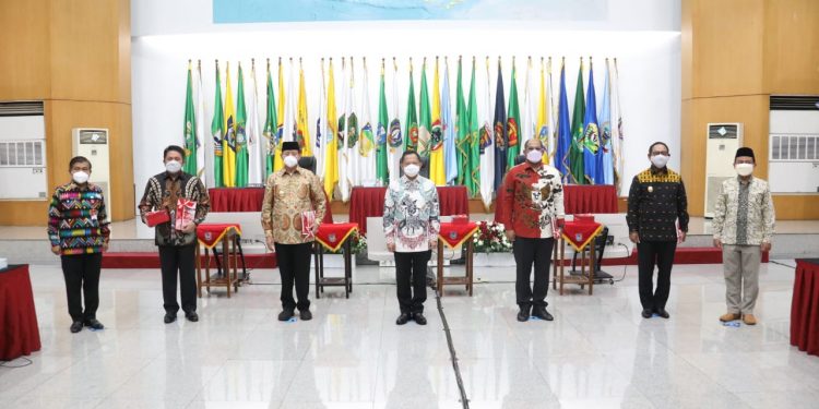 Dukung Investasi, Mendagri Minta Kepala Daerah Inventarisasi Aturan Daerah