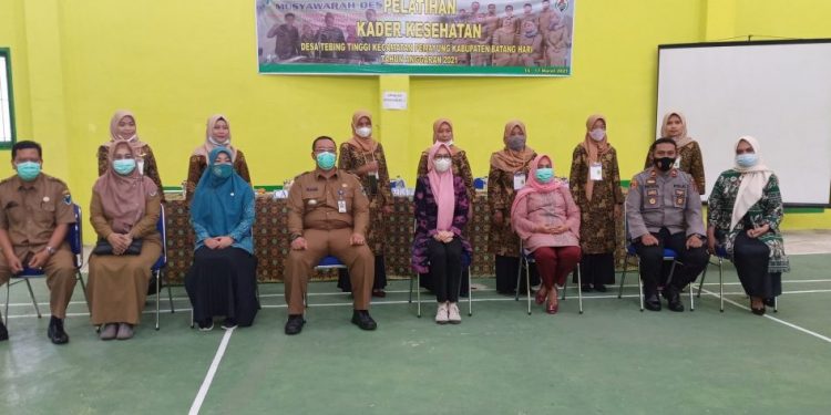 Isteri Bupati Batanghari Hadiri Acara Pelatihan Kader Kesehatan Kecamatan Pemayung