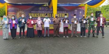 Pemerintah Kabupaten Batanghari Lakukan Vaksinasi Perdana