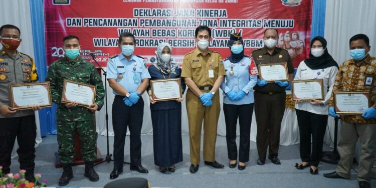 Pj. Sekda Muaro Jambi Hadiri Deklarasi Janji Kinerja dan Pembangunan Zona Integritas