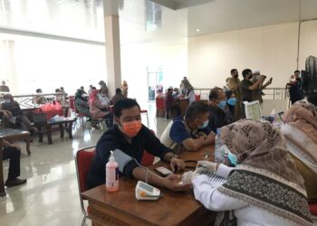 Pimpinan, Anggota dan Staf DPRD Tanjab Barat Divaksin
