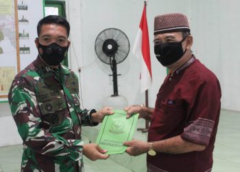 Dandim 0420/Sarko Serahkan Piagam Penghargaan Dan Bingkisan Kepada Wartawan