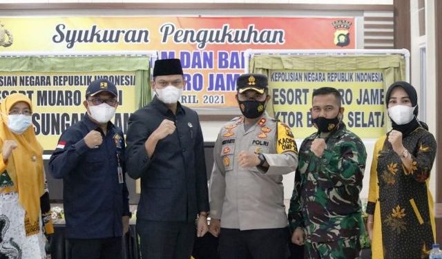 Ketua DPRD Muarojambi Hadiri Pengukuhan Polsek Sungai Gelam dan Bahar Selatan