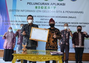 Bupati Fadhil Hadiri Peluncuran Aplikasi SIGESIT di PN Muara Bulian Kelas II