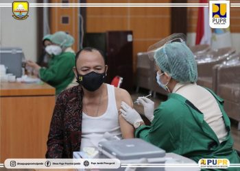 Kadis PUPR Provinsi Jambi dan Staf di Vaksinasi  Covid-19 Tahap Pertama