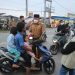 Wabup Hairan Turun ke Jalan, Ingatkan Warga dan Bagikan Masker