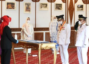 Pj Gubernur Berharap kepada Bupati dan Wakil Bupati Tanjung Jabung Timur dapat Bersinergritas dalam membangun Daerah