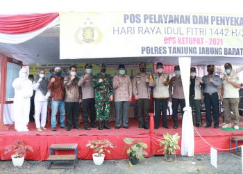 Bupati Anwar Sadat, Kapolres dan Dandim Tinjau Pos Penyekatan Mudik Perbatasan Riau