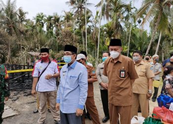 Bupati Anwar Sadat Tinjau Langsung Lokasi Kebakaran di Parit Cegat, Desa Teluk Sialang