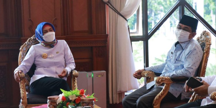 Bupati Tanjab Barat Ikuti Rapat Percepatan Penyelesaian Batas Daerah Antar Kabupaten