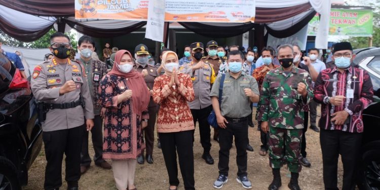 Bupati Muaro Jambi Meninjau Pelaksanaan Pemungutan Suara Ulang (PSU)