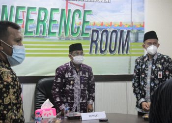 Bupati Tanjab Barat Ikuti Rapat Koordinasi Nasional di Pimpin Presiden RI Secara Virtual