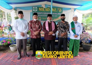 Wakil Bupati Menghadiri Milad di Desa Danau Lamo