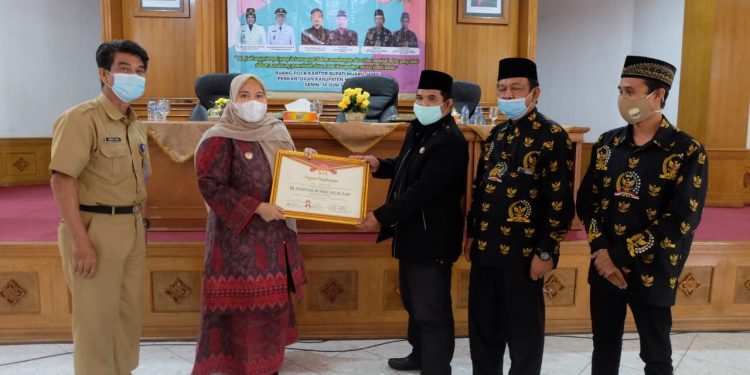 Bupati Mengukuhkan Pengurus (FK BPD) Kabupaten Muaro Jambi