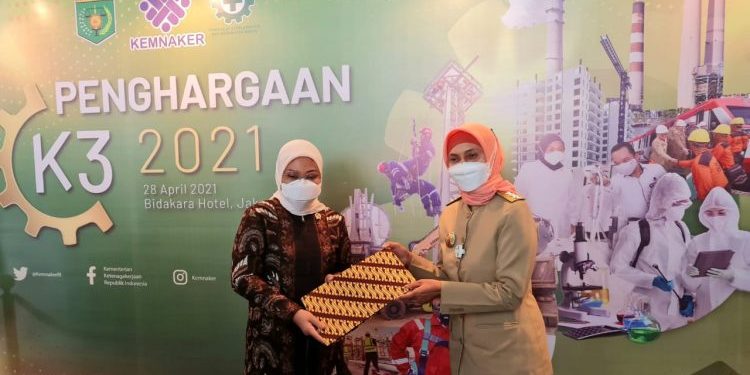 Pj.Gubernur Jambi Apresiasi Penghargaan K3 Dari Menteri Ketenagakerjaan