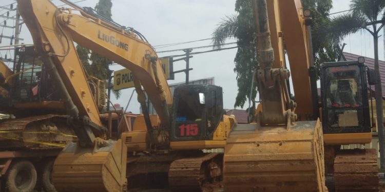 Polres Merangin Amankan Dua Unit Excavator Diduga Untuk Aktivitas PETI