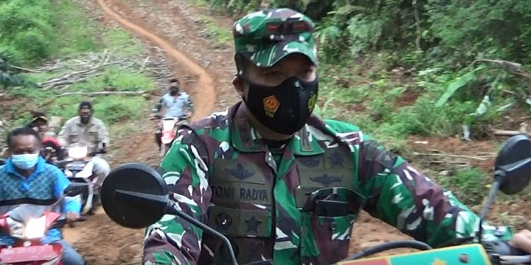 Melewati Medan Yang Sulit, Dandim 0420/Sarko Harus Jungkir Balik Saat Mengecek Pembangunan Peningkatan Jalan 