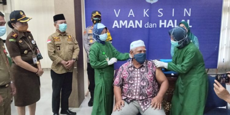 Wabup Mashuri : Target 12.500 Lansia Dapat Vaksin Covid-19 Bakal Terpenuhi