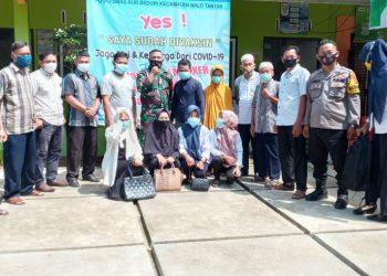 Babinsa Koramil  042-09/Bangko Bersama Camat Nalo Tantan Monitoring Penerima Suntikan Vaksin