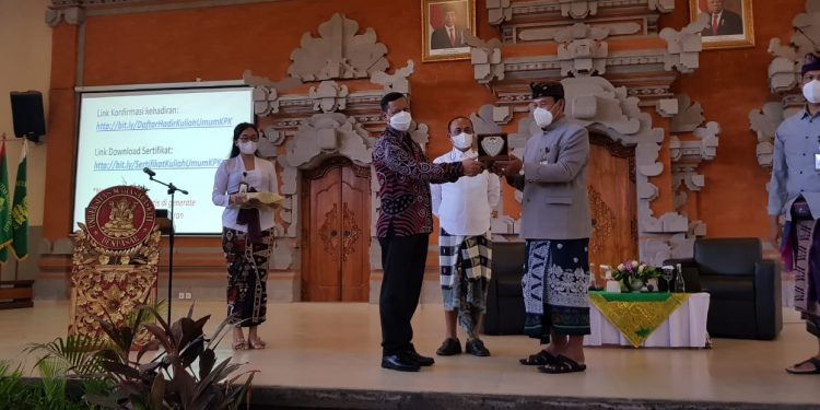 KPK  Ingatkan  Korupsi Diawali Dari Kebiasaan Memberi Lebih 