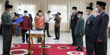 H. Mashuri Mengukuhkan Pengurus BAZNAS Merangin Periode 2021-2026