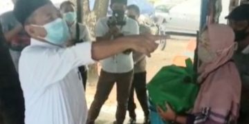 Plt Bupati Merangin H. Mashuri  Salurkan Bantuan Sosial Dampak Covid-19