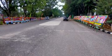 Hari Ini H.Mashuri Akan Dilantik Menjadi Bupati Merangin, Papan Ucapan Berjejer Didepan Kantor Bupati