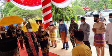 Dandim 0420/Sarko Hadiri Acara Adat Penyambutan Bupati Merangin Memasuki Rumah Dinas