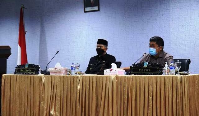 DPRD Gelar Rapurna Penyampaian Pandangan Umum Fraksi Terkait Pelaksanaan APBD Kota Jambi