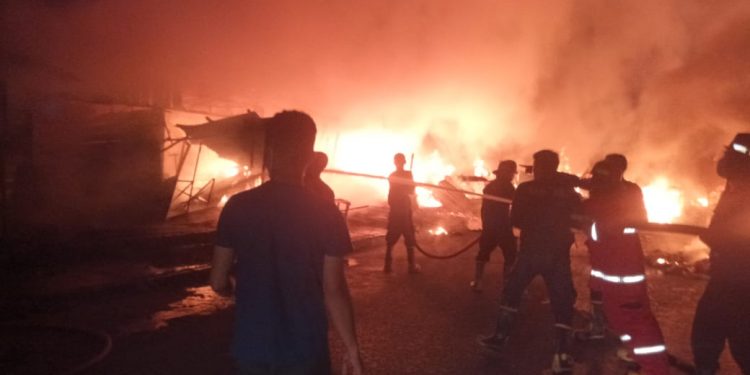 Kios UMKM Di Depan Bank 9 Jambi Merangin Hangus Dilalap Si Jago Merah