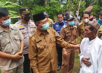 Bupati H Mashuri Santuni Korban Kebakaran di Sialang