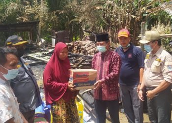 H Mashuri Santuni Korban Kebakaran di Mampun